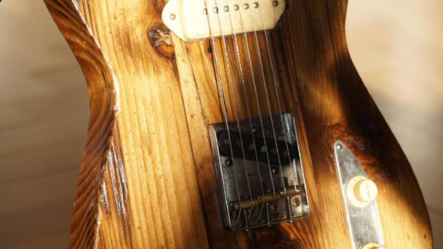 Blackbeard Guitar used on Giev'oers Beach